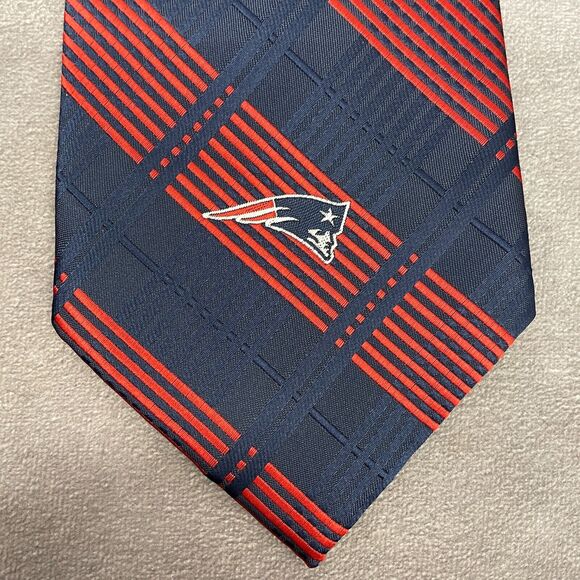 New England Patriots Mens Licensed NFL Team Striped Eagles Wings Neck Tie w Tags - Picture 1 of 10